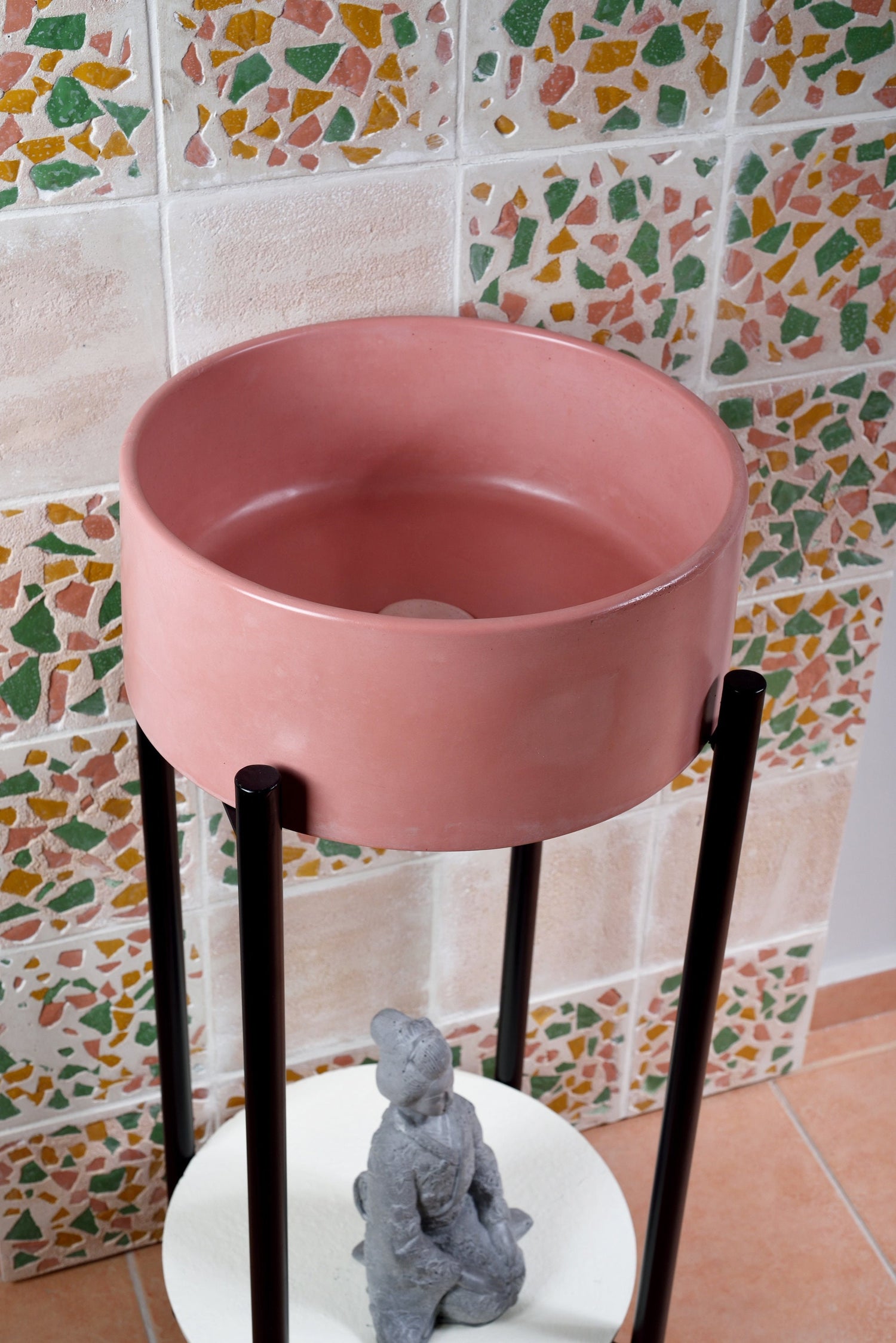 Oi Washbasin Pink Color , Bathroom Sink with Mirror