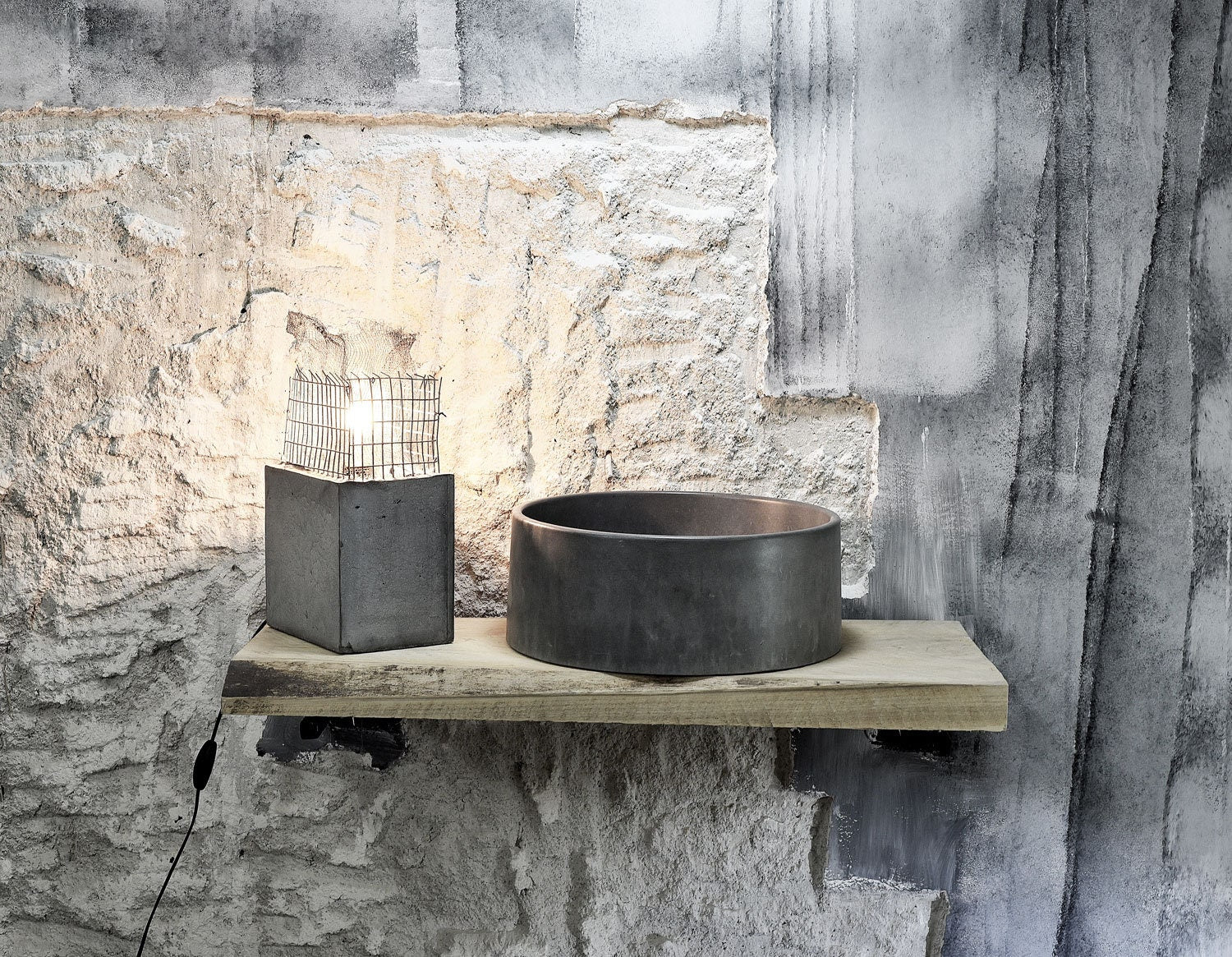 Charcoal Elegance : The Beautifully Brutal Round Washbasin