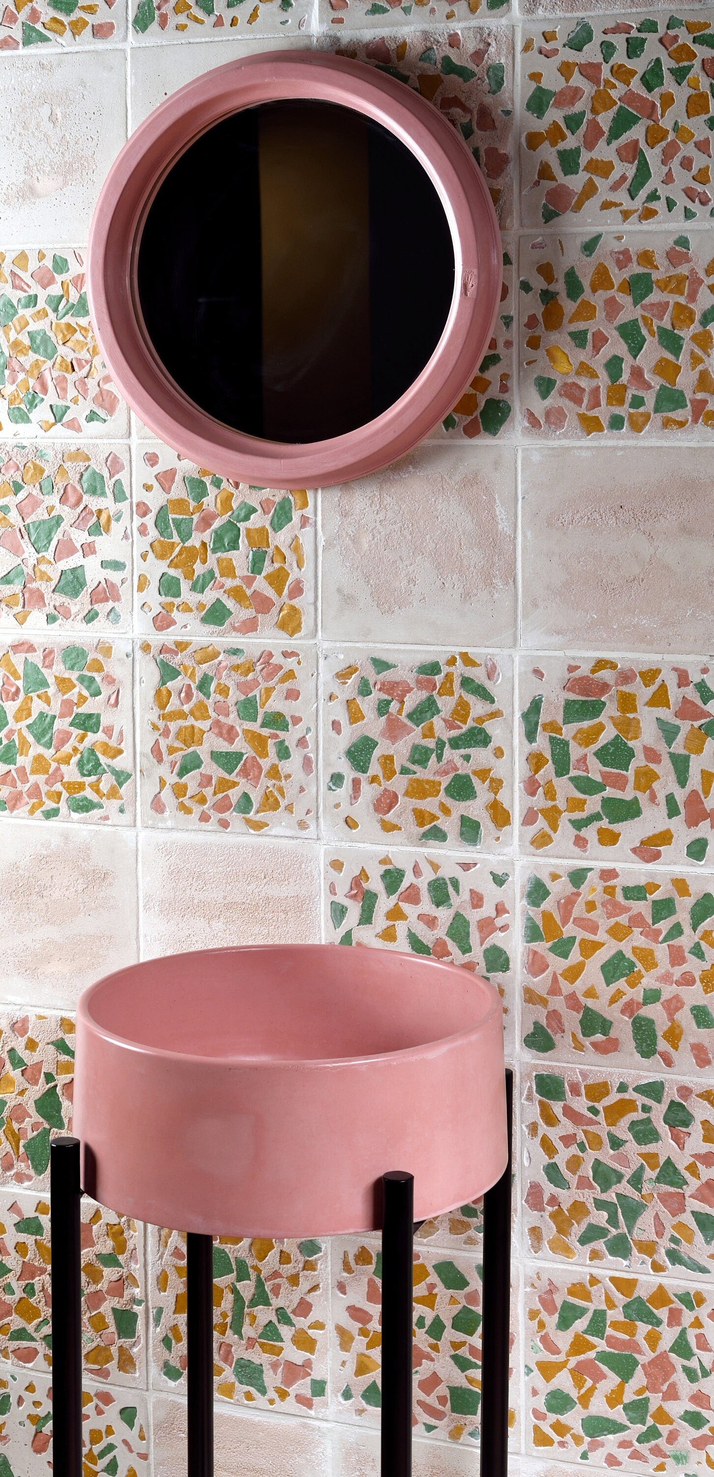 Pink Bathroom Washbasin , Bathroom Sink with Mirror