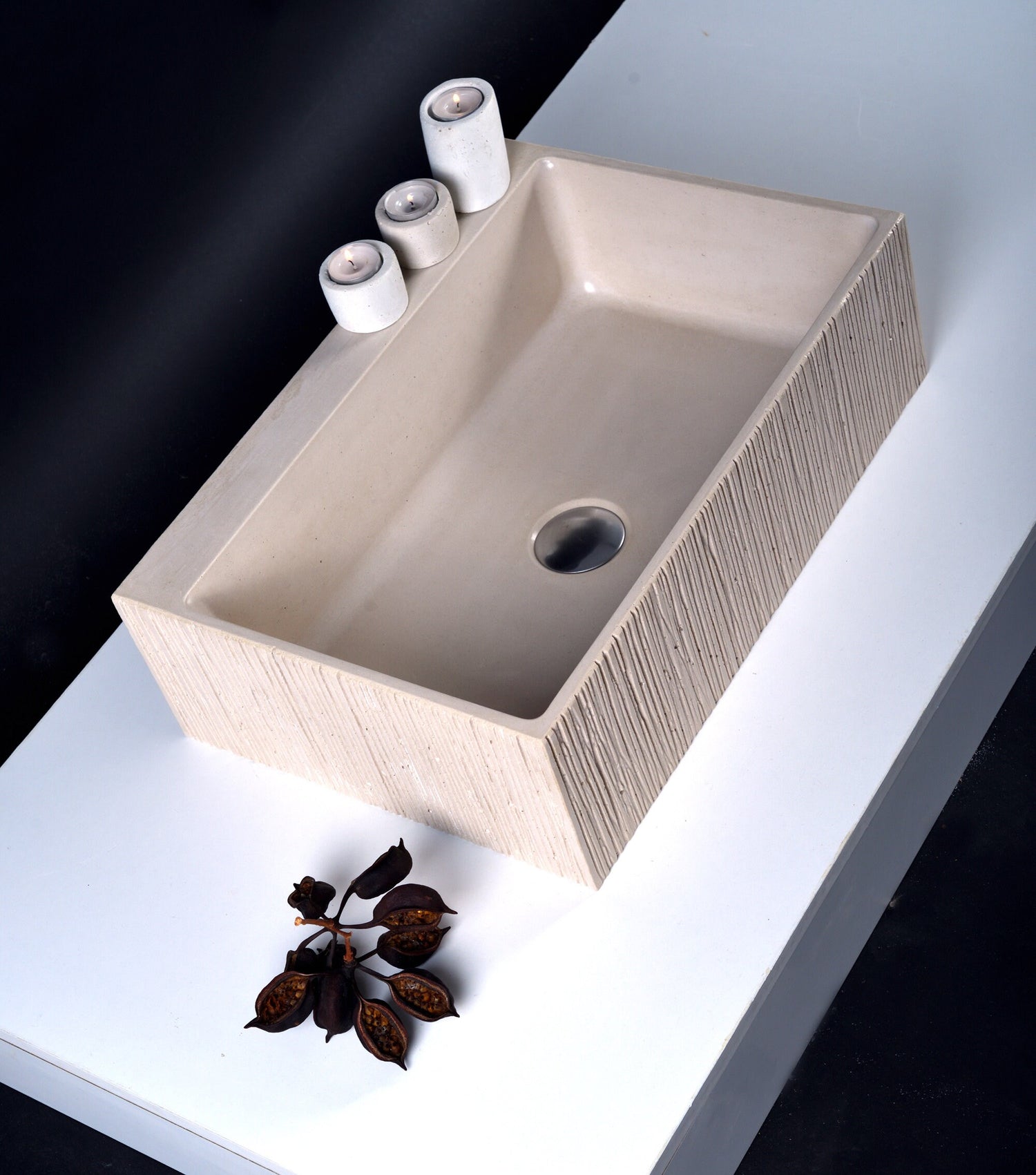 Rectangular Washbasin QO Series: Textured or Flat, Thin Edges, Ledge for Soaps, Vanity or Wall-Mounted Installation