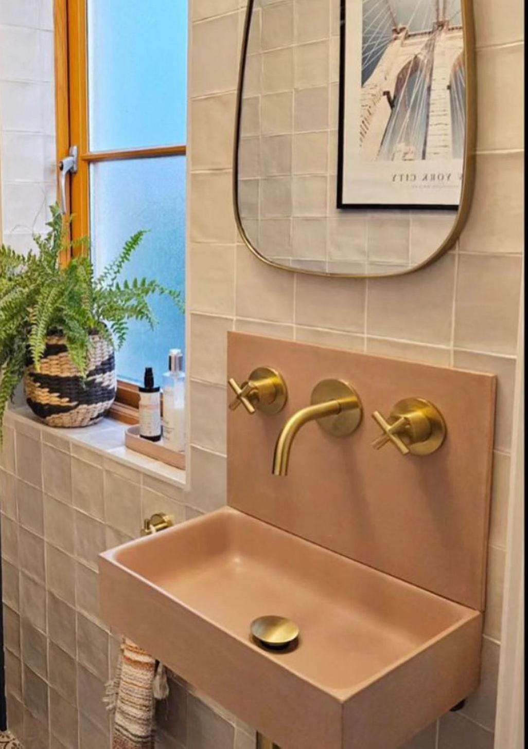 Fade Orange  Backsplash Washbasin: Elevate Your Bathroom