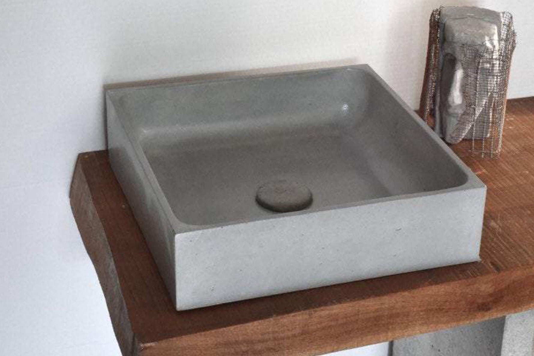 Plint 40 - Grey Concrete Vessel Sink - robertotiranti.shop