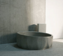 Load image into Gallery viewer, Flut - White Concrete Sink - robertotiranti.shop
