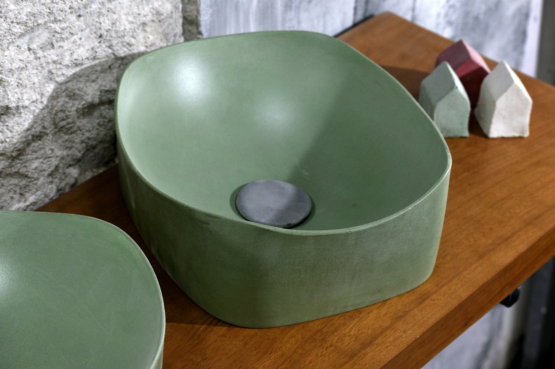 Libby  -  Green Bathroom Sink - robertotiranti.shop