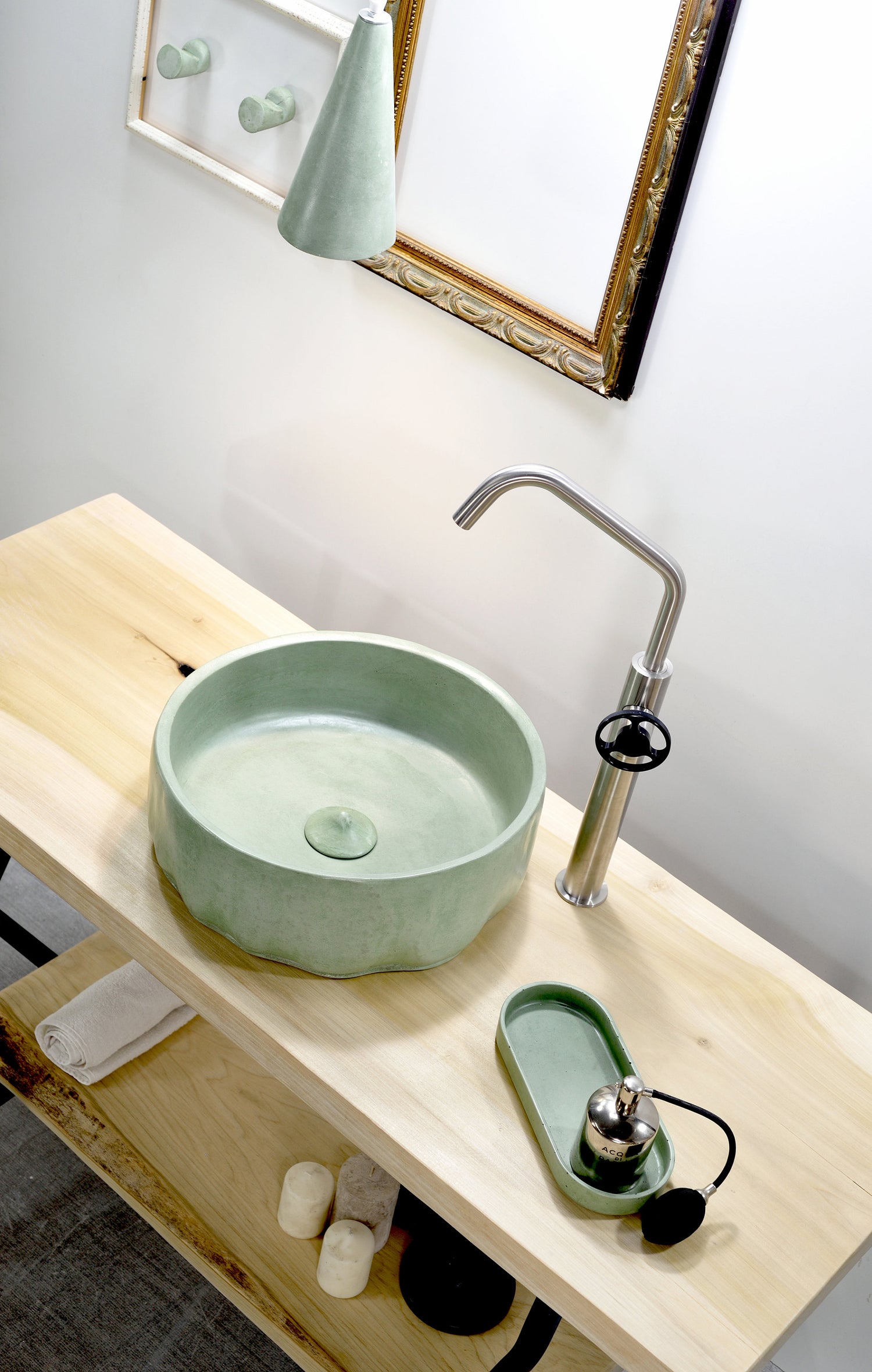 Flut -  Green Round Concrete Vessel - robertotiranti.shop