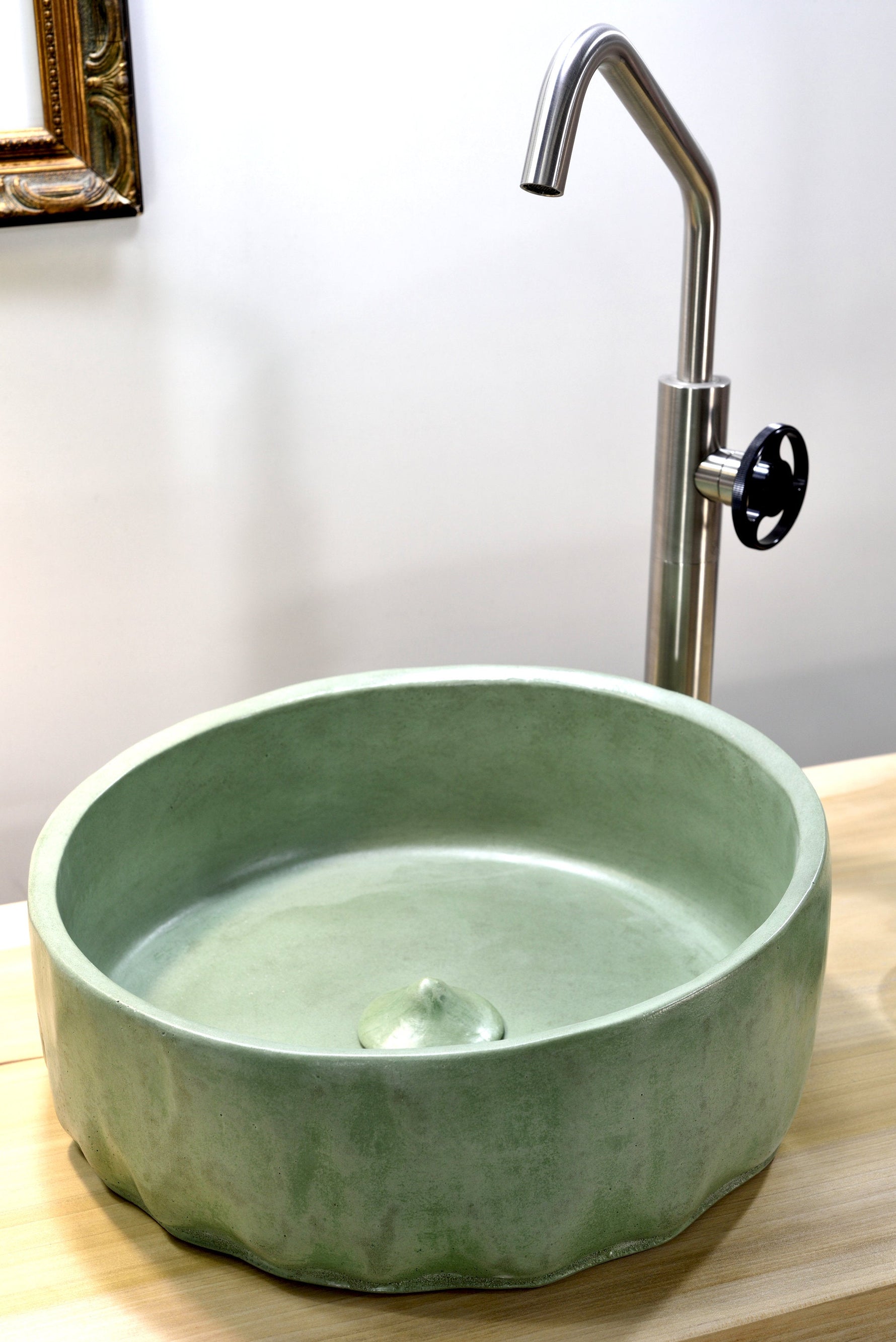 Flut -  Green Round Concrete Vessel - robertotiranti.shop