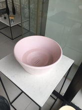 Load image into Gallery viewer, Ixipo - Small Concrete Sink - robertotiranti.shop
