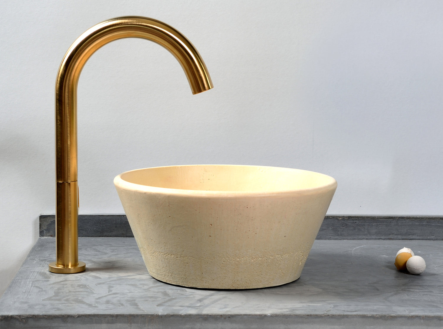 Ixipo - Small Bathroom Sink - robertotiranti.shop