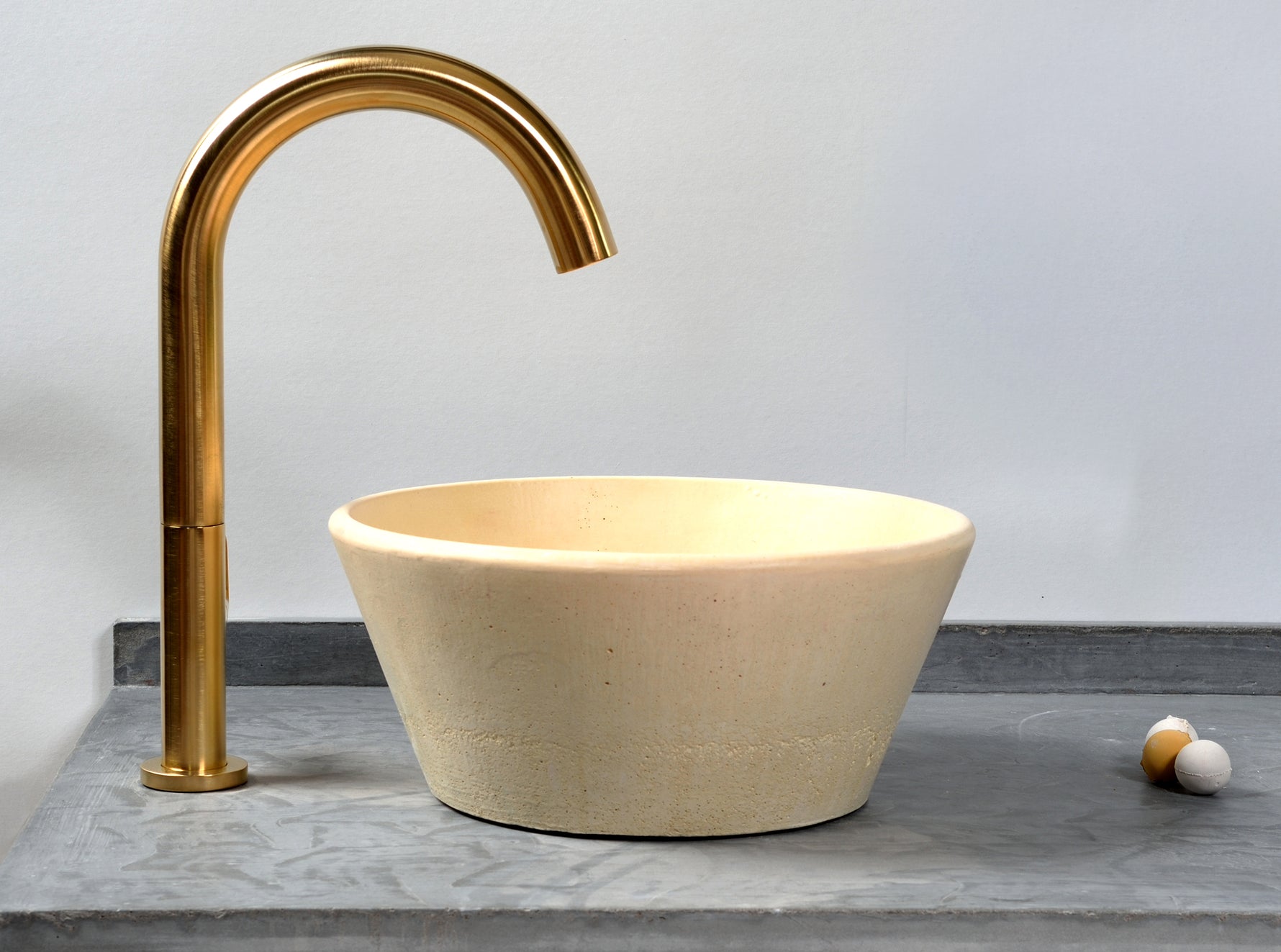 Ixipo - Small Bathroom Sink - robertotiranti.shop